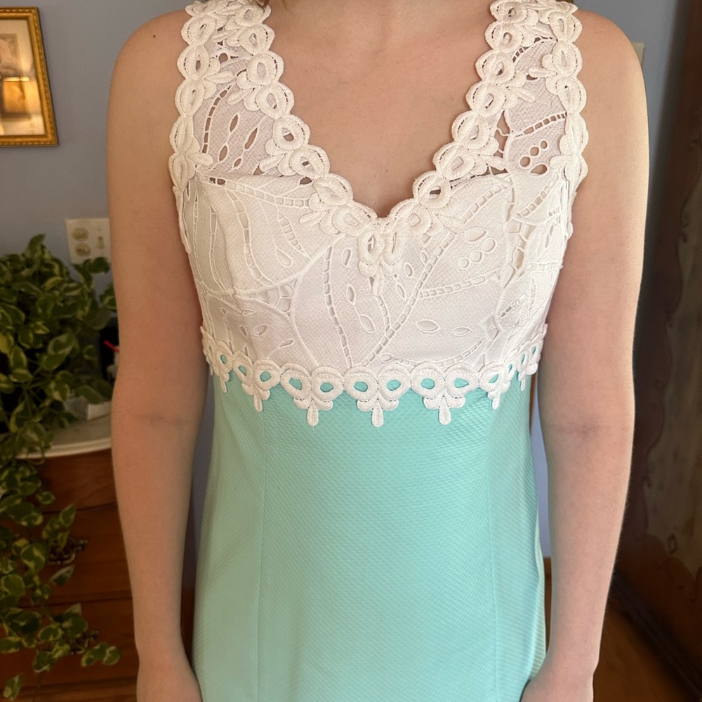 Lilly Pulitzer dress excellent condition .
